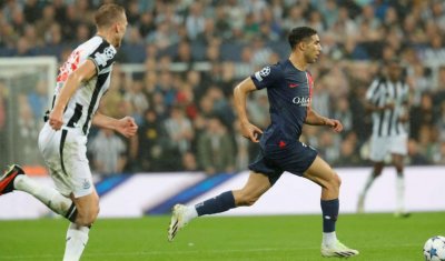 Camisola PSG perde em St James' Park